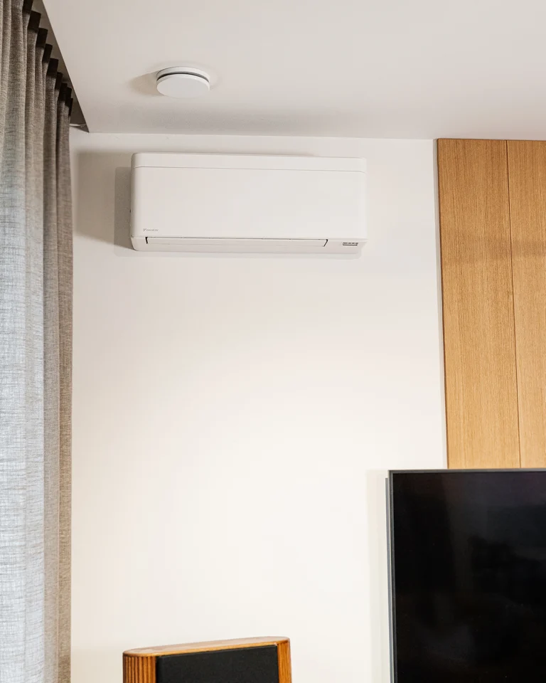 Daikin-Stylish-white-3